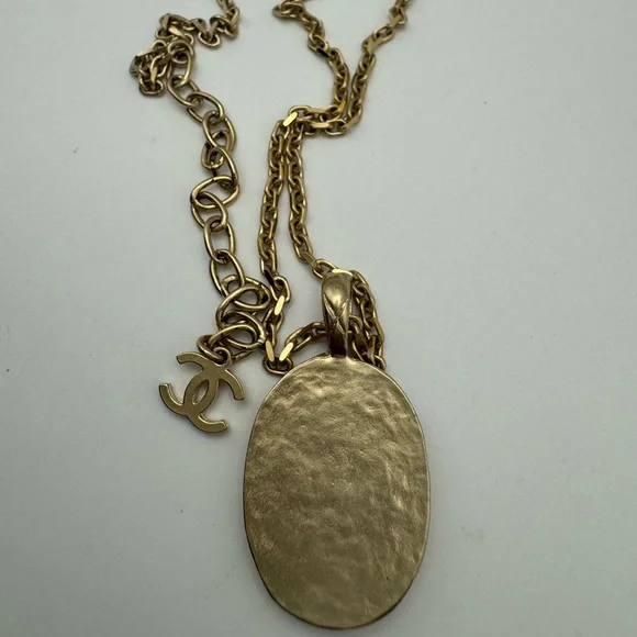 Chanel champagne gold crown and logo with crystal necklace - Picture 6 of 8